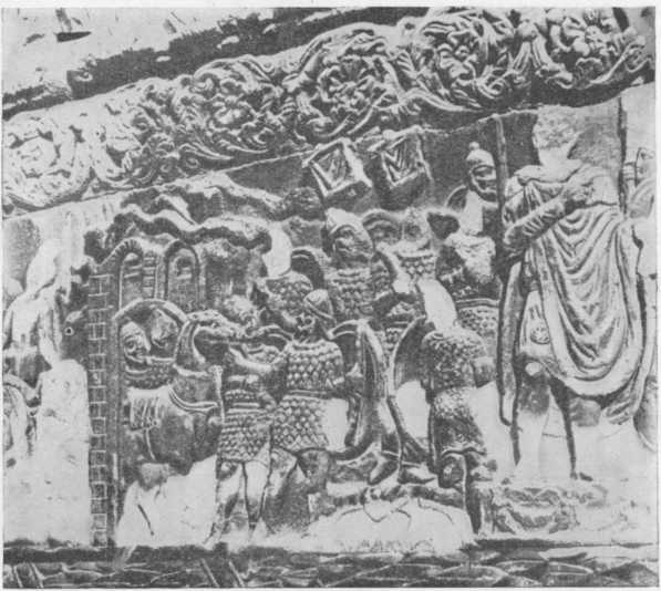 Сарматские воины в войске Галерия на рельефе арки в Фессалонике