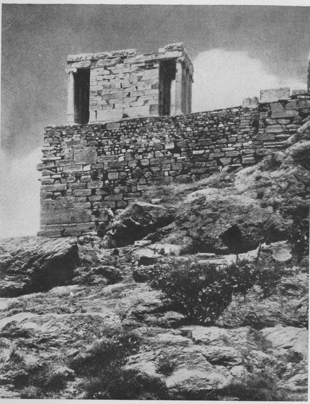 Калликрат. Храм Ники Аптерос. Между 449—421 гг. до н. э. Вид с юга.