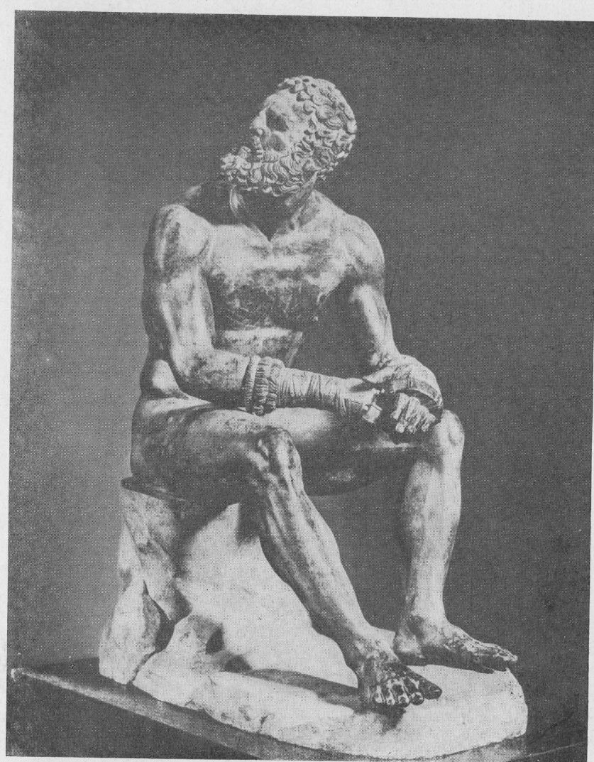 Статуя кулачного бойца