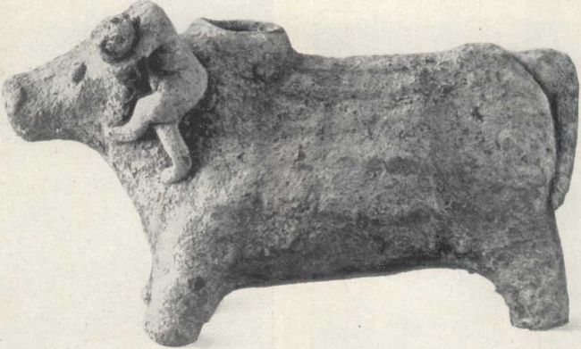 Фигурная ваза в виде быка с акробатом из гробницы в Мессаре. Начало II тыс. до н. э.