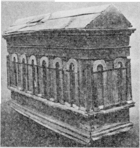 Деревянный саркофаг. Пантикапей. II в. н. э.